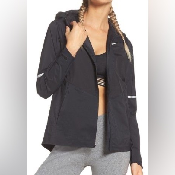 Nike zonal aeroshield running jacket - Picture 2 of 7